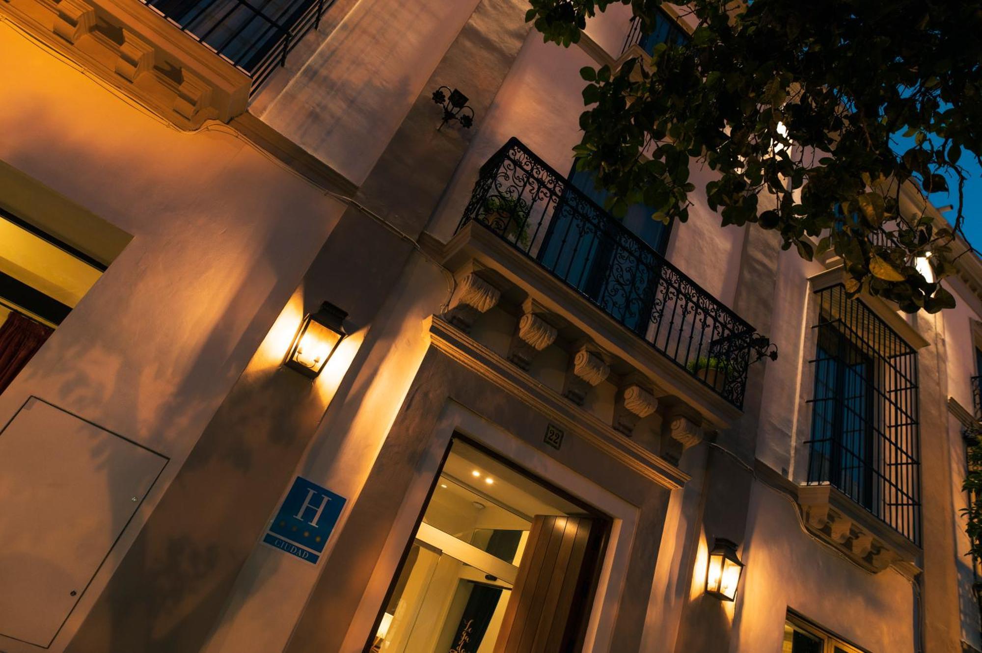 Legado Magdalena Hotel Seville Ngoại thất bức ảnh