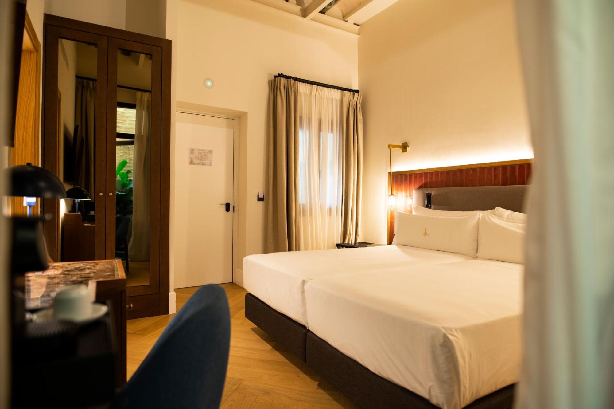 Legado Magdalena Hotel Seville Ngoại thất bức ảnh